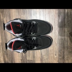 Jordan Retro 4 Breds size 6.5 Y